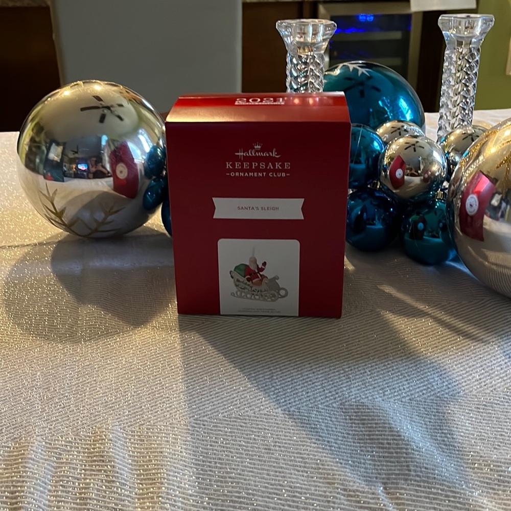 Hallmark Keepsake Ornament Club Santa’s Sleigh